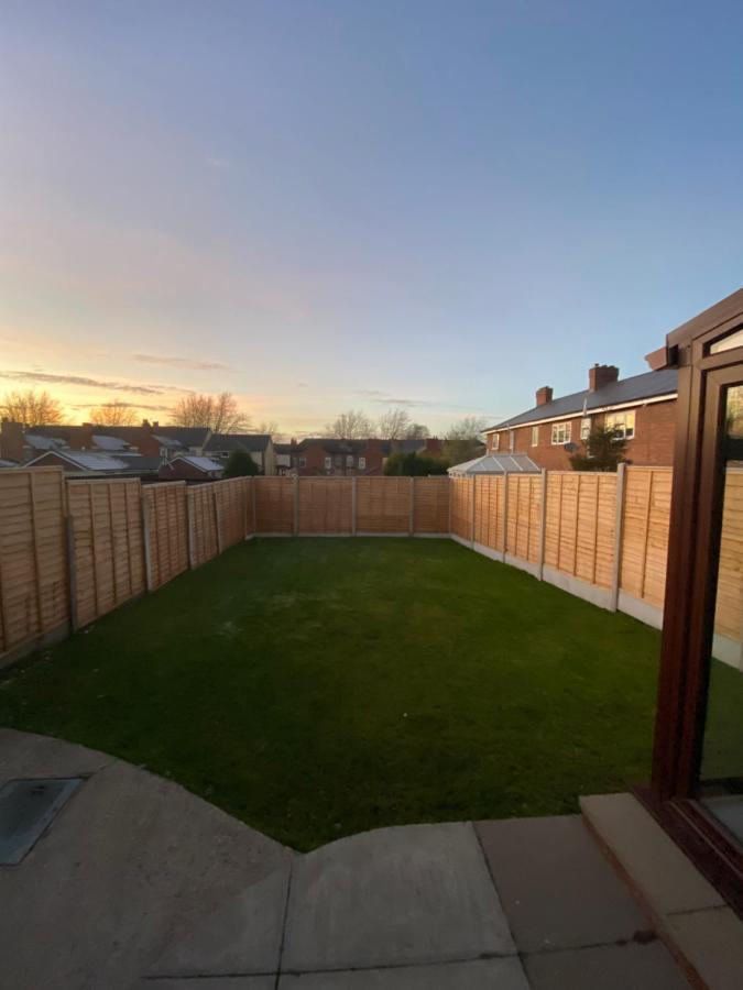 Hollemeadow Vila Bloxwich Exterior foto