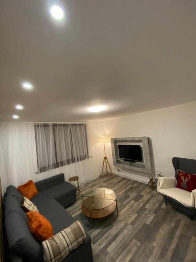Hollemeadow Vila Bloxwich Exterior foto